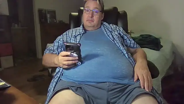 Snapshot of wvalentino chatting on 11/16/25, 07:14 wvalentino online show from 11/16/25, 07:14