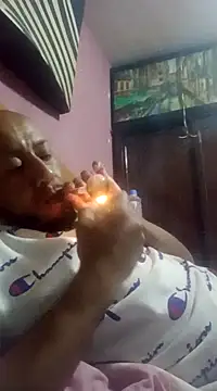 pineda1689 online show from 12/14/24, 11:45