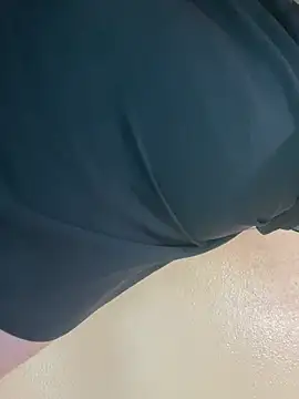 Snapshot of Evelyn_Moon chatting on 02/17/25, 03:15 Evelyn Moon online show from 02/17/25, 03:15