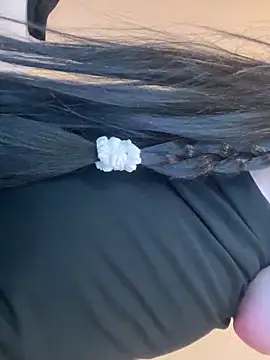 Snapshot of Evelyn_Moon chatting on 02/17/25, 06:48 Evelyn Moon online show from 02/17/25, 06:48