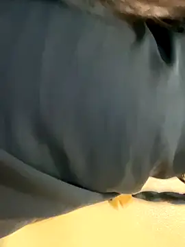 Snapshot of Evelyn_Moon chatting on 12/22/25, 02:25 Evelyn Moon online show from 12/22/25, 02:25