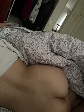 Reinacatchile online show from 12/15/24, 11:55