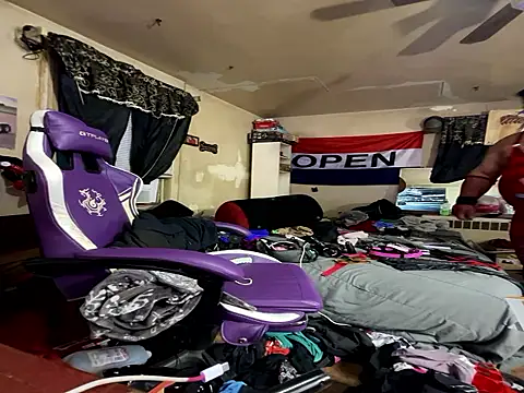 Snapshot of MrMynx chatting on 11/16/25, 06:41 MrMynx online show from 11/16/25, 06:41