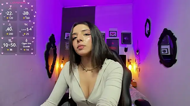 Charlotte  Benett online show from 01/06/25, 04:15