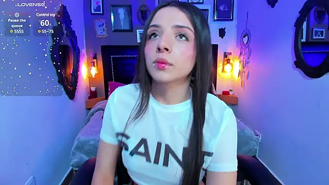 Charlotte  Benett online show from 03/23/25, 04:16