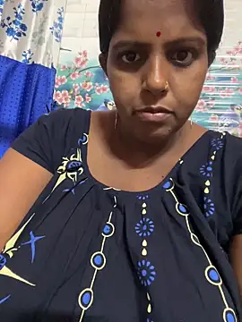 Snapshot of Beauty-queen chatting on 04/27/26, 01:53 Beauty-queen online show from 04/27/26, 01:53