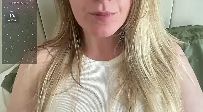 redheadrosie69 online show from 03/04/25, 03:59