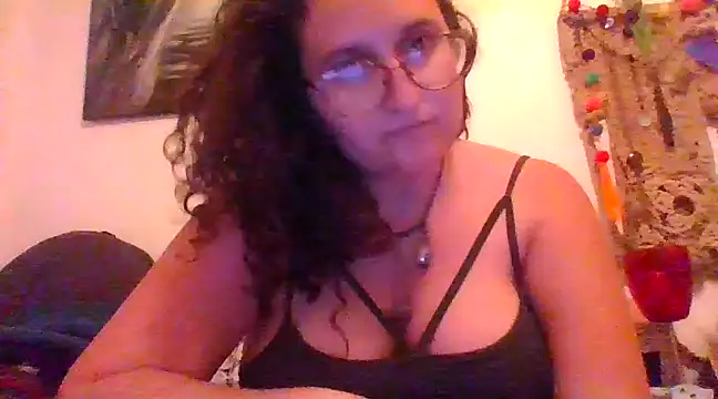 Snapshot of juicyrubies chatting on 12/28/24, 05:14 juicyrubies online show from 12/28/24, 05:14