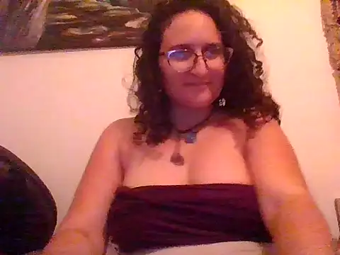 Snapshot of juicyrubies chatting on 01/01/25, 12:11 juicyrubies online show from 01/01/25, 12:11