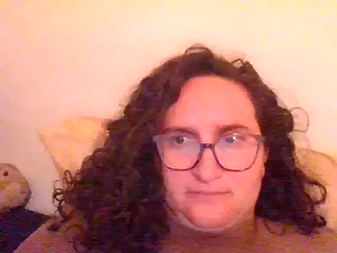 Snapshot of juicyrubies chatting on 03/08/25, 03:02 juicyrubies online show from 03/08/25, 03:02