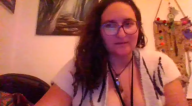 Snapshot of juicyrubies chatting on 03/21/25, 01:45 juicyrubies online show from 03/21/25, 01:45