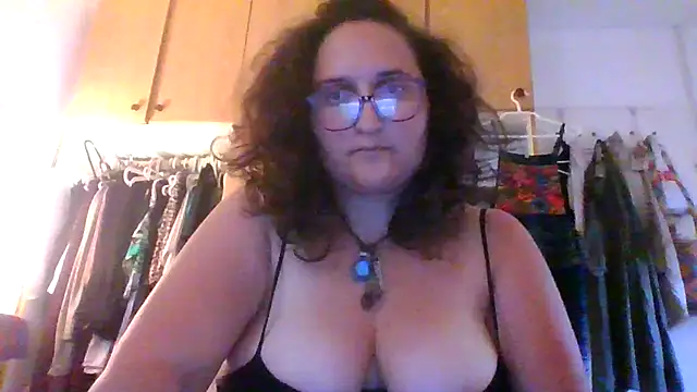 Snapshot of juicyrubies chatting on 11/02/25, 11:12 juicyrubies online show from 11/02/25, 11:12