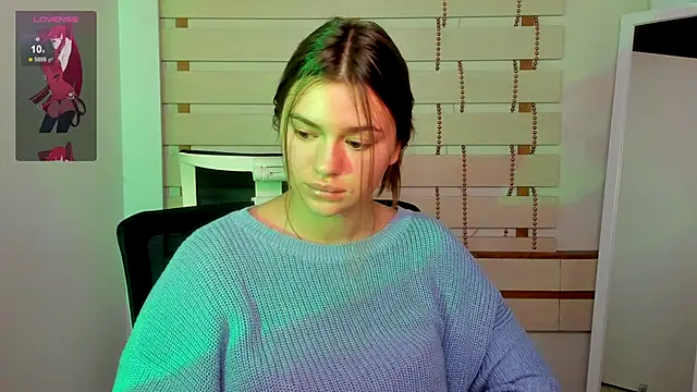 Josephine Kiss online show from 12/04/24, 07:45