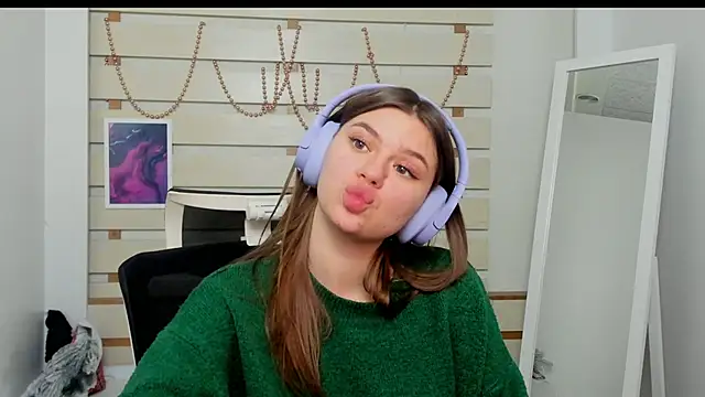 Josephine Kiss online show from 02/04/25, 10:24