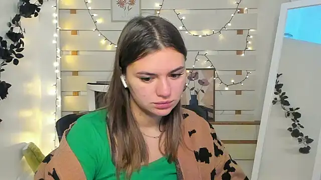 Josephine Kiss online show from 11/15/25, 01:29