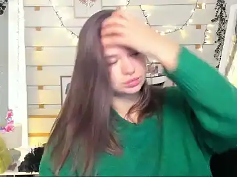 Josephine Kiss online show from 12/21/25, 12:45