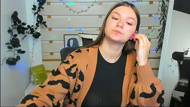 Josephine Kiss online show from 04/24/26, 06:16