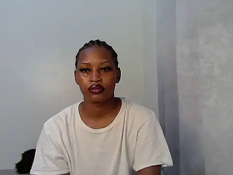 Snapshot of Sweet_Vinkah chatting on 04/13/26, 06:24 Sweet Vinkah online show from 04/13/26, 06:24