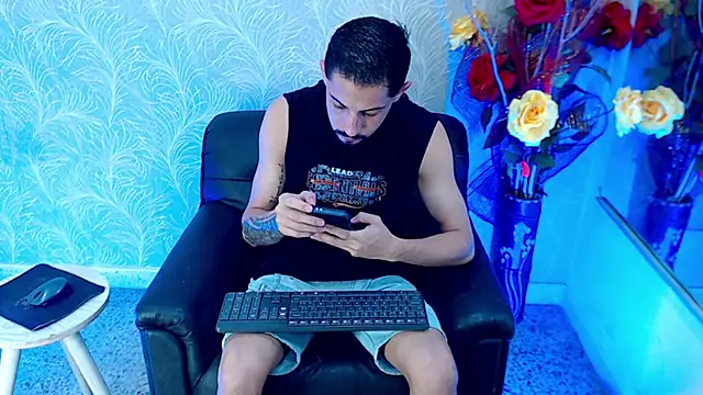 Snapshot of Erick_Wall chatting on 01/12/26, 02:28 Erick Wall online show from 01/12/26, 02:28