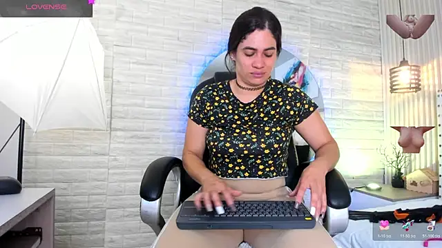 sussy  stone online show from 04/04/26, 12:02