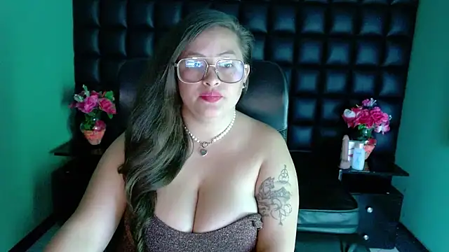 SaraThomso online show from 12/05/24, 05:59