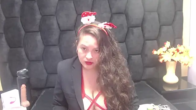 SaraThomso online show from 12/24/24, 02:01