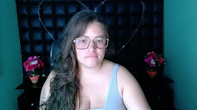 SaraThomso online show from 12/27/24, 03:20