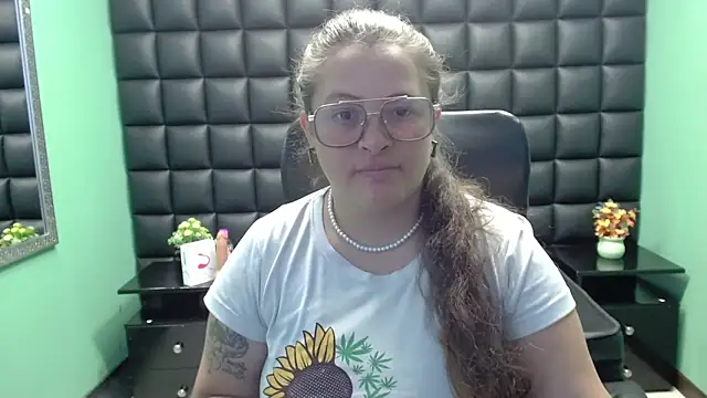 SaraThomso online show from 02/02/25, 01:30