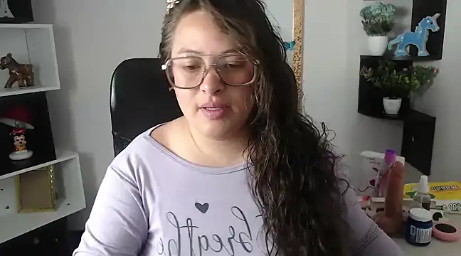 SaraThomso online show from 02/04/25, 03:00