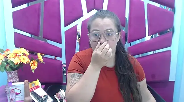 SaraThomso online show from 02/05/25, 03:02