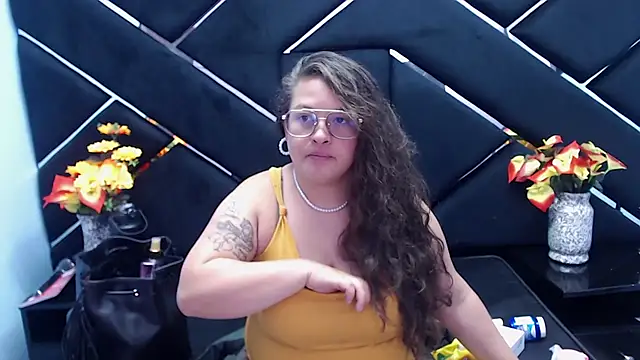 SaraThomso online show from 02/11/25, 03:08