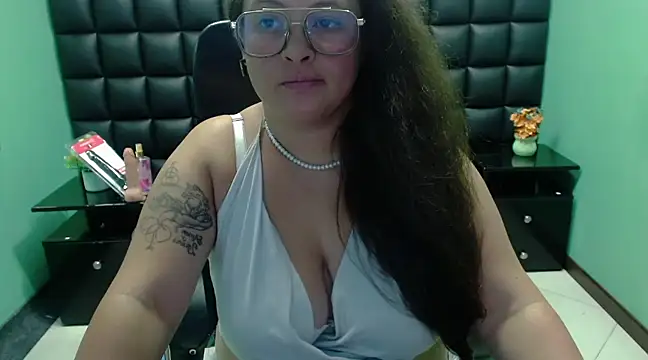 SaraThomso online show from 03/23/25, 06:16