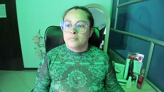 SaraThomso online show from 09/10/25, 03:17