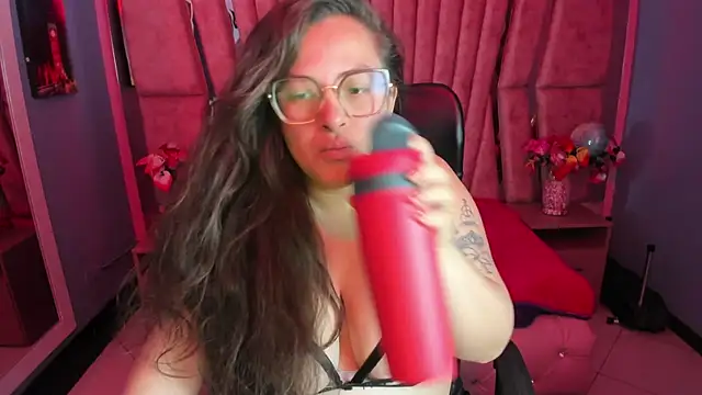 SaraThomso online show from 09/27/25, 03:22