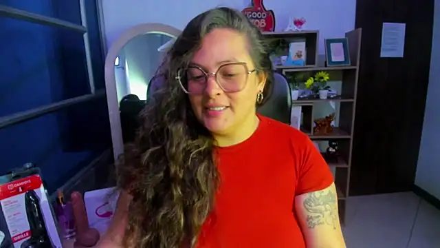 SaraThomso online show from 09/30/25, 03:33