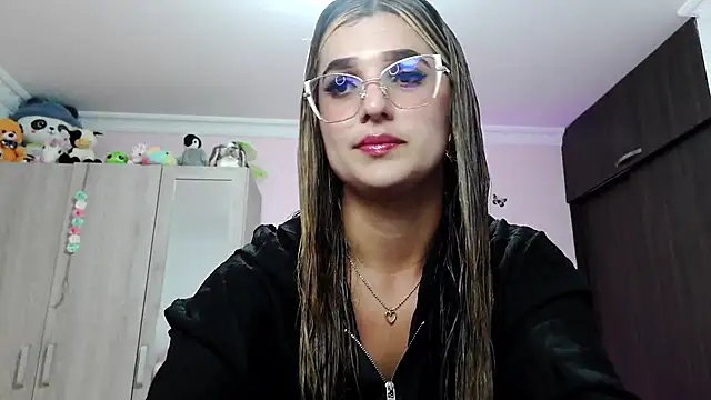 Snapshot of caroline_jonson chatting on 01/03/25, 09:47 caroline jonson online show from 01/03/25, 09:47