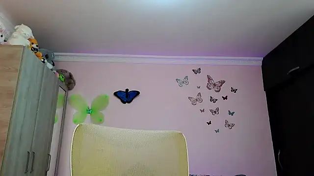 Snapshot of caroline_jonson chatting on 09/20/25, 02:29 caroline jonson online show from 09/20/25, 02:29