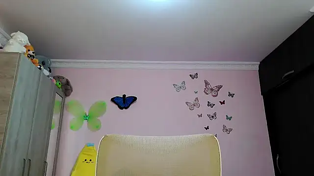Snapshot of caroline_jonson chatting on 10/10/25, 04:39 caroline jonson online show from 10/10/25, 04:39