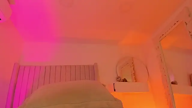 Shelynna azzul online show from 02/28/26, 08:43