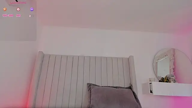 Snapshot of Shelynna_azzul chatting on 05/26/26, 12:34 Shelynna azzul online show from 05/26/26, 12:34