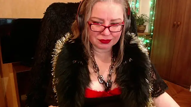 Snapshot of Miss_Tress chatting on 12/30/24, 07:00 Miss Tress online show from 12/30/24, 07:00