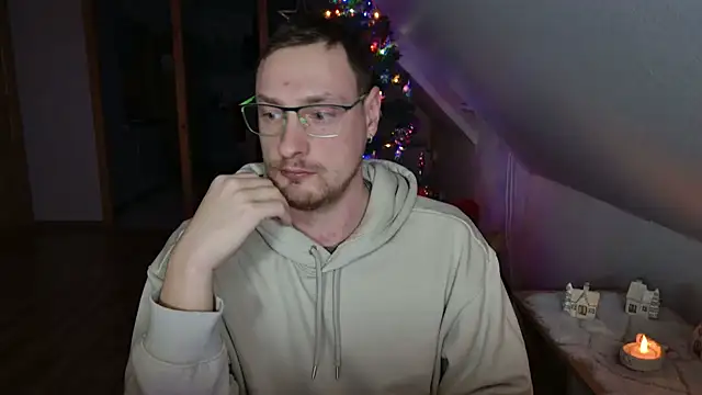 Snapshot of Relsxboy chatting on 12/30/24, 05:02 Relsxboy online show from 12/30/24, 05:02