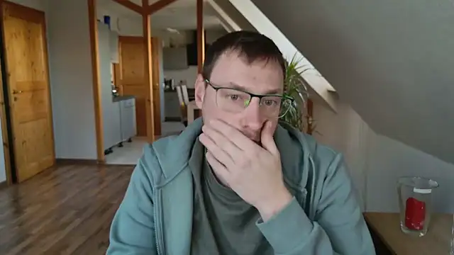 Snapshot of Relsxboy chatting on 01/08/25, 08:16 Relsxboy online show from 01/08/25, 08:16