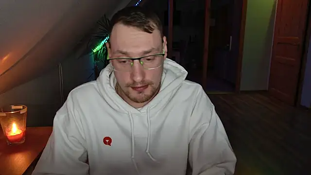 Snapshot of Relsxboy chatting on 02/08/25, 07:38 Relsxboy online show from 02/08/25, 07:38