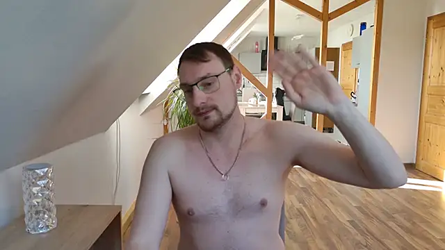 Snapshot of Relsxboy chatting on 03/11/25, 05:46 Relsxboy online show from 03/11/25, 05:46