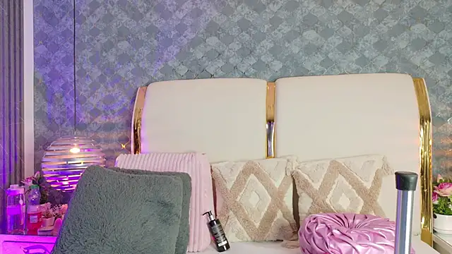 SenniaBella online show from 02/02/26, 01:43