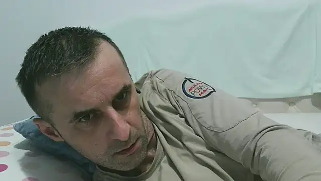 Snapshot of stevenpit chatting on 12/14/24, 06:13 stevenpit online show from 12/14/24, 06:13