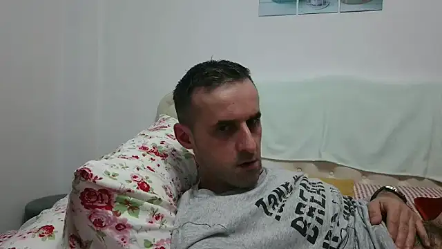 Snapshot of stevenpit chatting on 01/01/25, 09:20 stevenpit online show from 01/01/25, 09:20