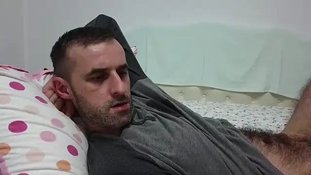 Snapshot of stevenpit chatting on 01/05/25, 10:40 stevenpit online show from 01/05/25, 10:40