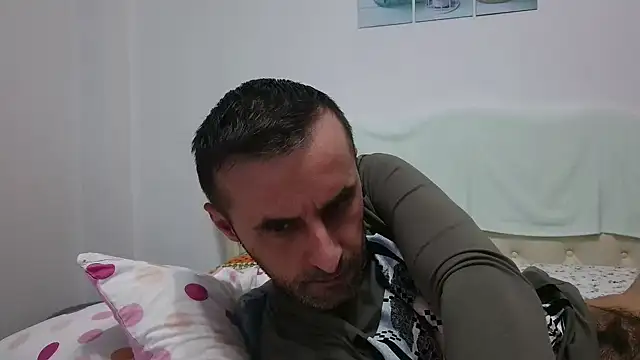 Snapshot of stevenpit chatting on 01/12/25, 09:08 stevenpit online show from 01/12/25, 09:08